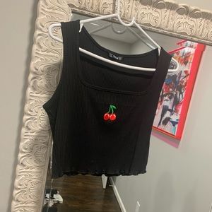 Black cropp top with cherry